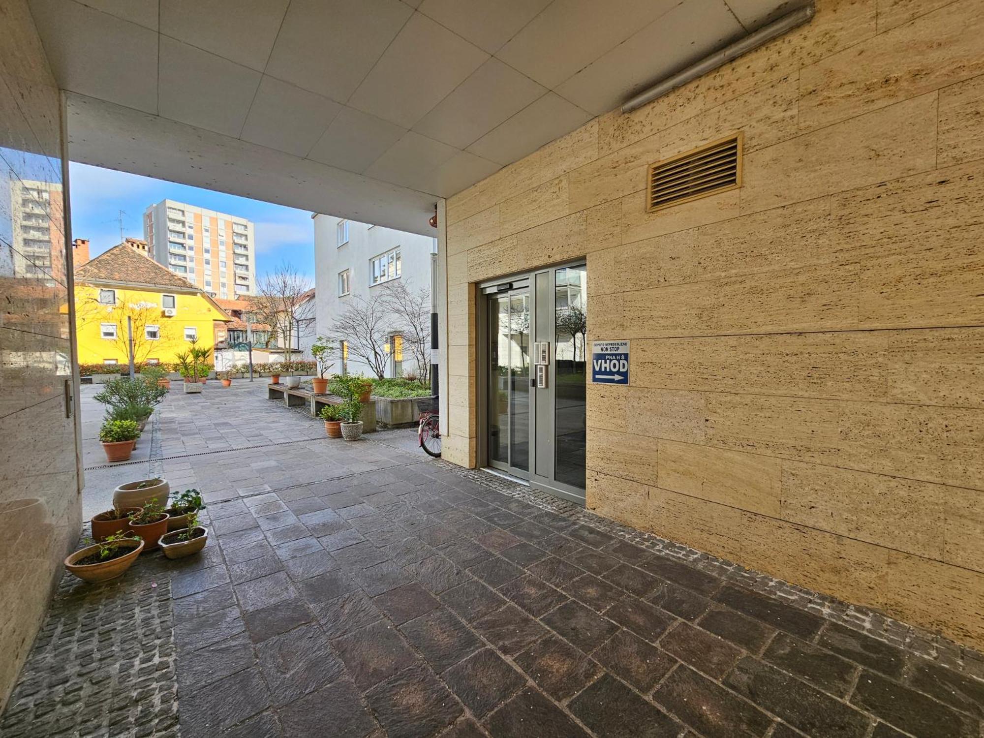 Apartment Irena Tour As Λιουμπλιάνα Εξωτερικό φωτογραφία